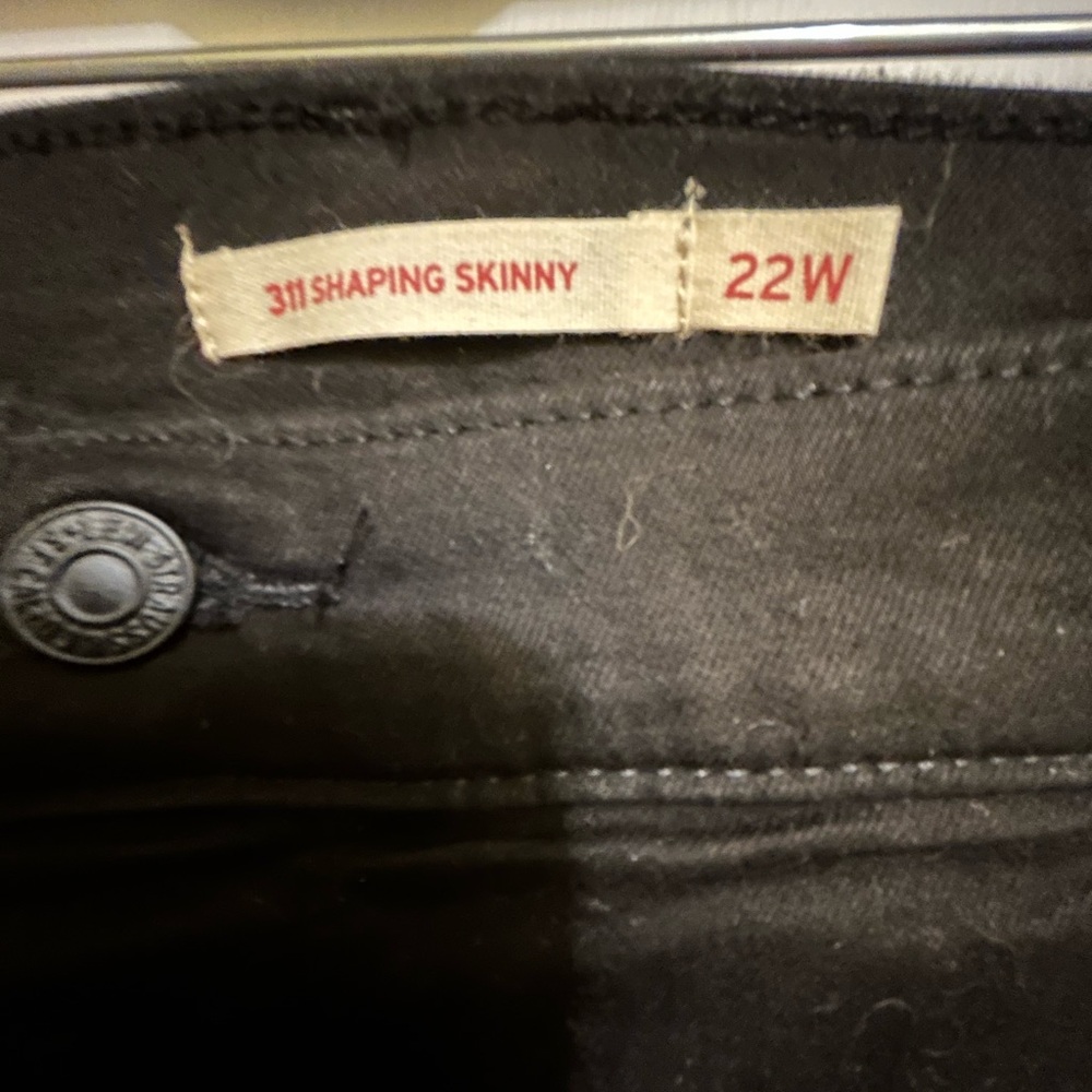 NWT Women’s Levi's 311 Shaping Skinny Black Jeans, Size 22W - Picture 5 of 8